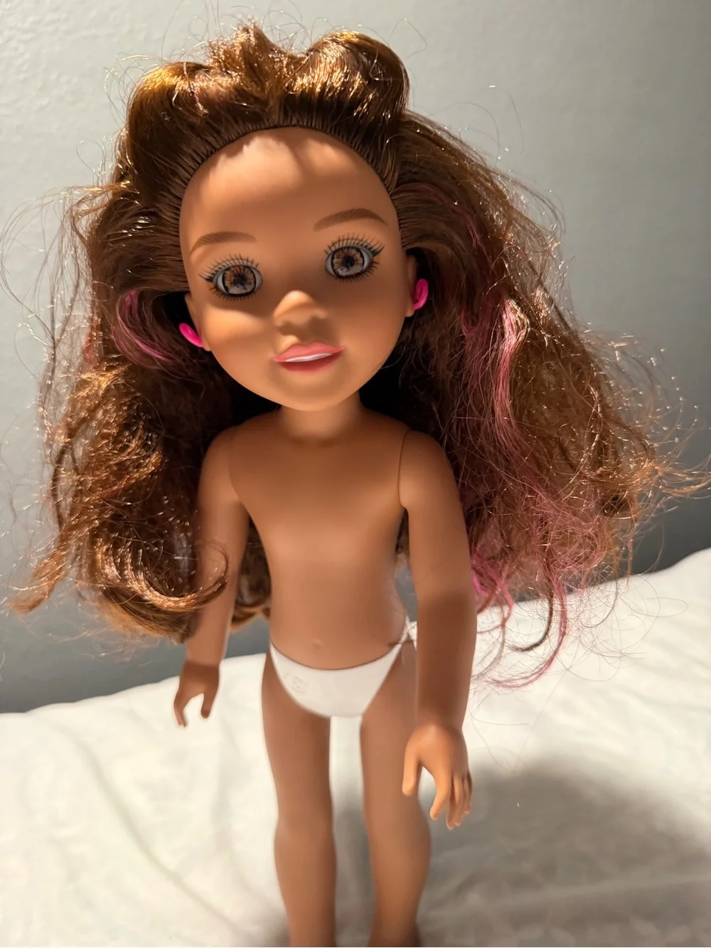 American Girl sisters Lea Brown-Haired Doll with Pink Hair Accents 14.5’